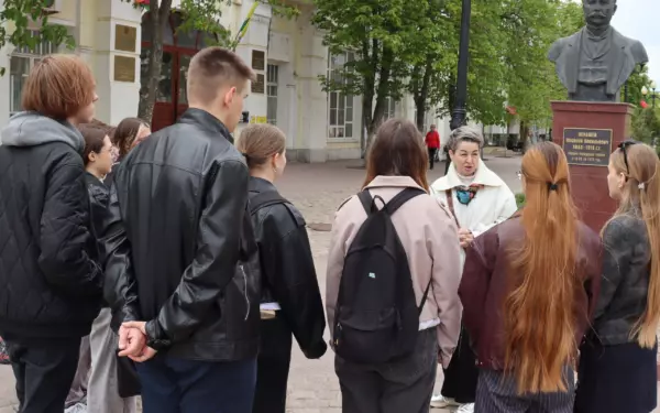 Молодёжь Ейского района посетила администрацию в честь Дня местного самоуправления
