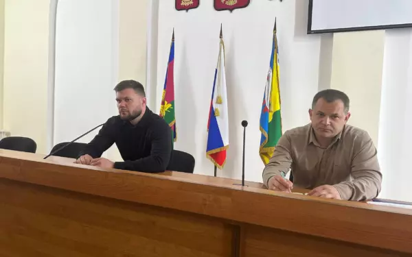 Заместитель главы Ейского района Егор Иванов сообщил о работе с жалобами жителей многоквартирных домов