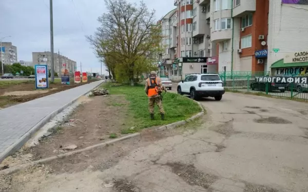 Коммунальные службы продолжают наводить порядок в городе