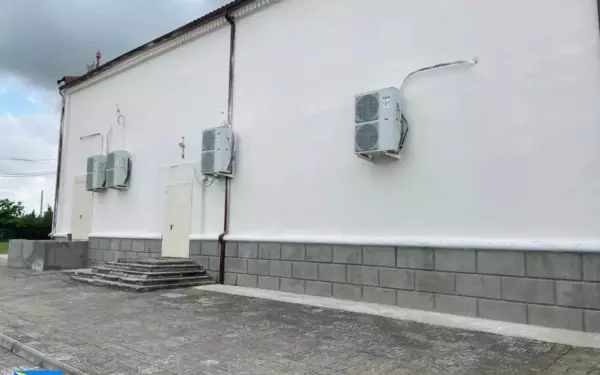 В станице Должанской обновили фасад сельского Дома культуры