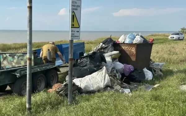 Жители Воронцовки очистили побережье от мусора