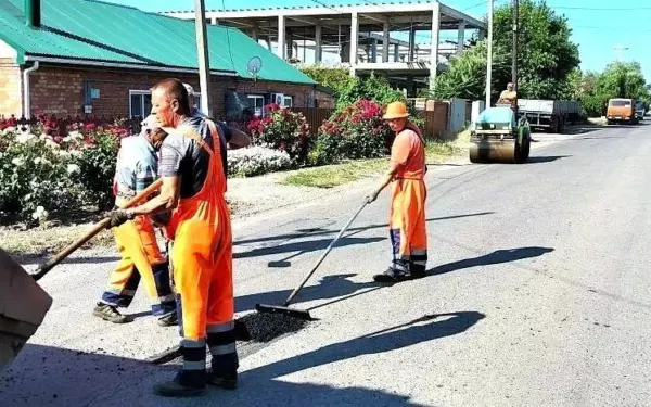На улице Щорса продолжаются дорожные работы
