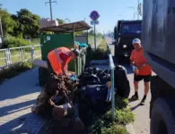 В Ейске продолжается ежедневная уборка города