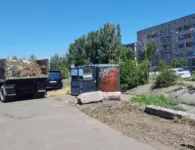 В Ейске продолжается ежедневная уборка города