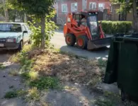 В Ейске продолжается ежедневная уборка города