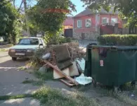 В Ейске продолжается ежедневная уборка города