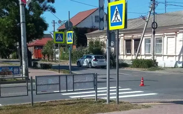 Сотрудники МБУ «ККБУ» обновили дорожную разметку на улице Первомайской в Ейске
