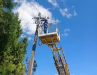 В Ясенском сельском поселении провели плановое обслуживание уличного освещения