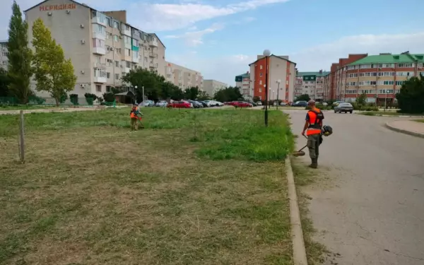 В Ейске продолжаются работы по благоустройству