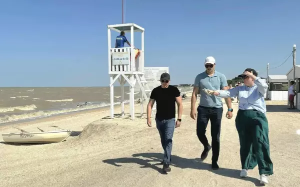Министр курортов Кубани проверил пляжи Ейского района
