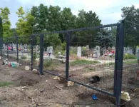 В поселке Советском благоустраивают кладбище