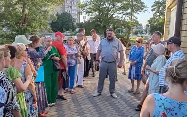 Глава Ейска Денис Квитовский провел встречу с жителями 3-го микрорайона