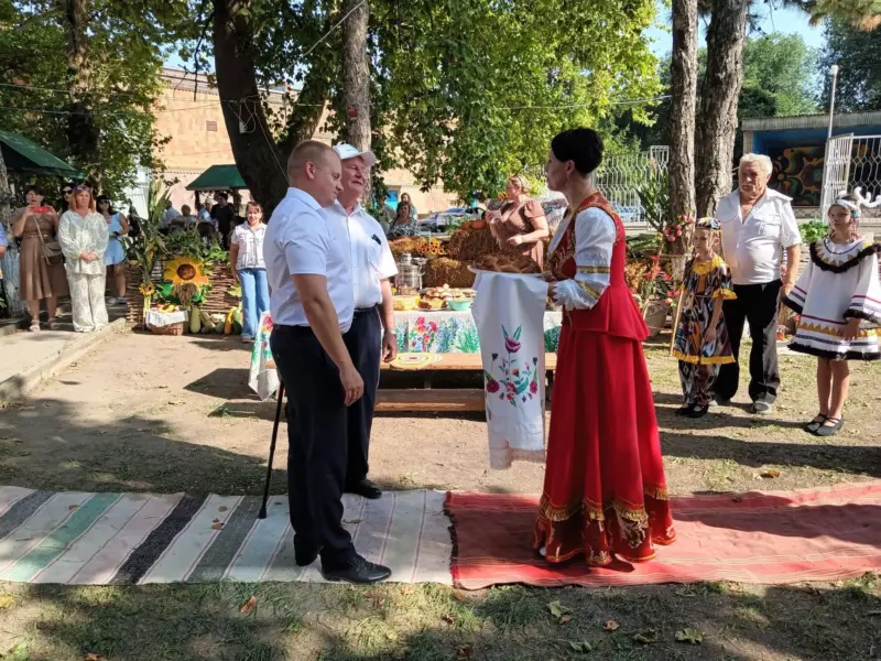 Ясенская встречала гостей: в Ейском районе отпраздновали День урожая
