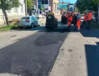В Ейске продолжается ямочный ремонт дорог