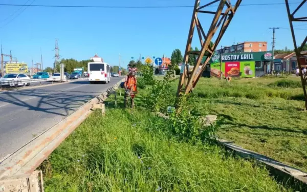 В Ейске с раннего утра наводят порядок на городских улицах