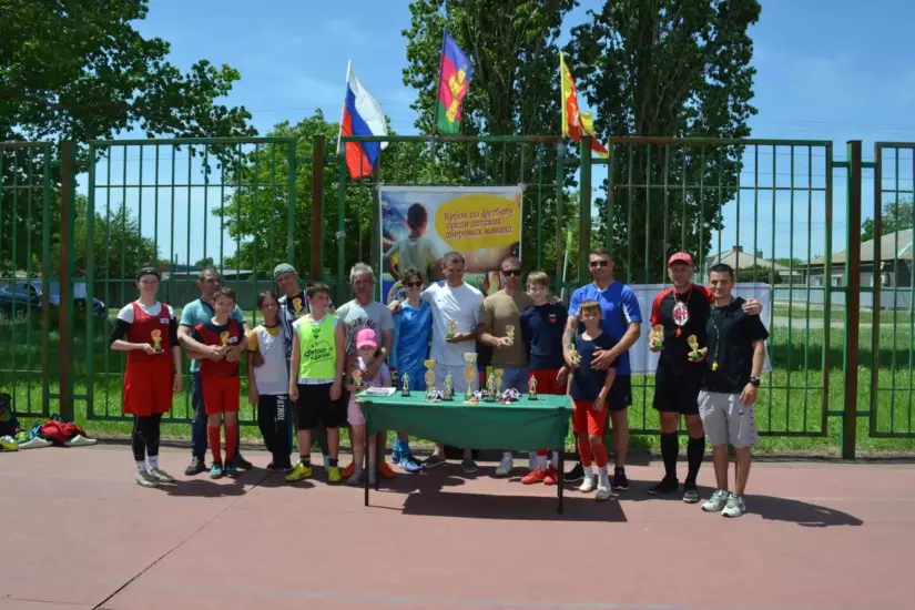 «Футбол — наш образ жизни»: как молодой парень, приехавший из Кирова, развивает детский спорт в Ейском районе