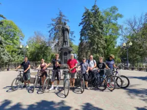 Ейские школьники отправились в велопоход ко Дню флага России