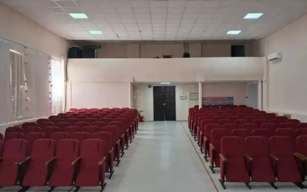 В Доме культуры Александровки обновили зрительный зал