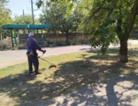 Ейские коммунальщики продолжают наводить порядок в городе