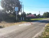 В Кухаривском поселении обновили дорожную разметку и установили дублирующие знаки