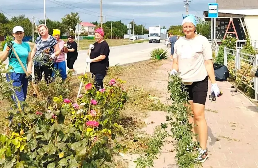 В Должанской провели субботник и привели в порядок общественные территории