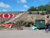 После сильного дождя коммунальщики убирают улицы Ейска и ликвидируют свалки