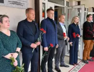 В гимназии № 14 Ейска открыли мемориальную доску Герою СВО