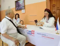 100-летний ветеран Михаил Тимошенский приехал голосовать на велосипеде