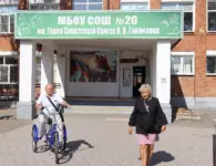 100-летний ветеран Михаил Тимошенский приехал голосовать на велосипеде