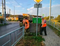 После непогоды в Ейске коммунальщики приводят в порядок улицы города
