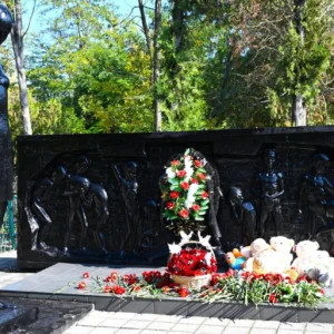 В Ейске почтили память 214 детей, убитых нацистами в октябре 1942 года