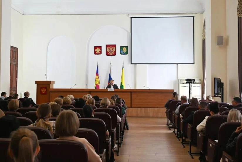 В Ейском районе 121 куратор помогает семьям участников СВО