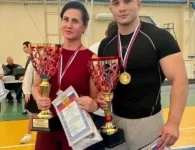 В Ейске спортсмены из трёх муниципалитетов встретились на турнире по жиму лёжа
