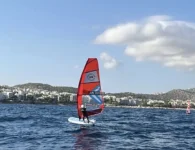 Ейский спортсмен Андрей Дейнега выступает на первенстве Европы по парусному спорту в Греции