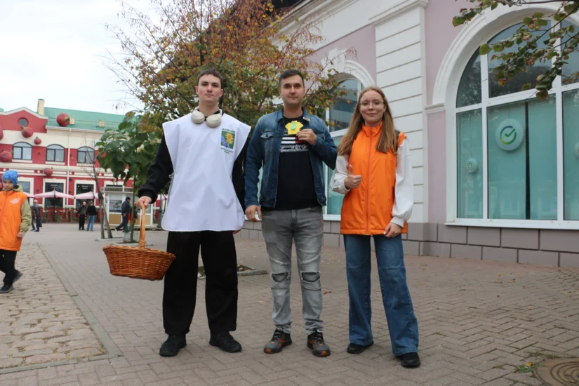 В центре Ейска прошла акция ко Дню Отца